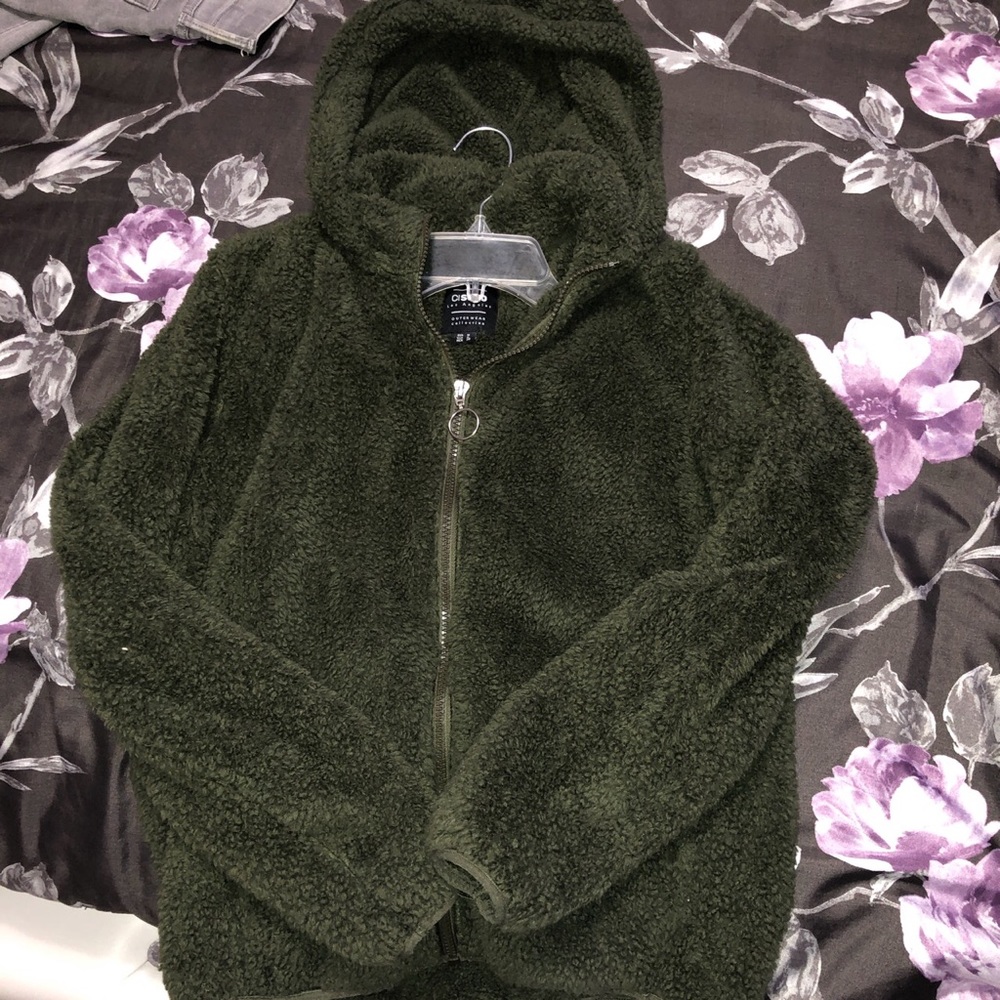 Super cute and fuzzy set I’m throwing in for cheap